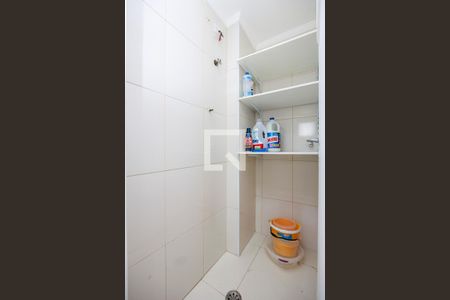 Apartamento para alugar com 69m², 2 quartos e 1 vagaÁrea de Serviço - Banheiro