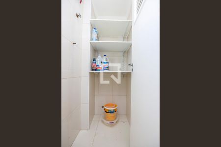 Apartamento para alugar com 69m², 2 quartos e 1 vagaÁrea de Serviço - Banheiro