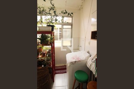 Apartamento à venda com 70m², 2 quartos e sem vagaCozinha e Área de Serviço