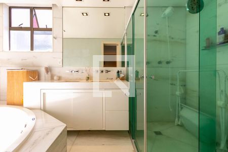 Apartamento à venda com 180m², 4 quartos e 4 vagas Apartamento à venda com 180m², 4 quartos e 4 vagasBanheiro