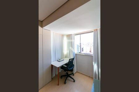 Quarto 1 de apartamento à venda com 4 quartos, 180m² em Buritis, Belo Horizonte