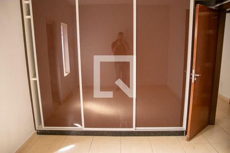 Suíte de casa para alugar com 3 quartos, 300m² em Vila Lucy, Goiânia