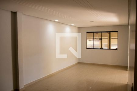 Casa para alugar com 300m², 3 quartos e 5 vagas Casa para alugar com 300m², 3 quartos e 5 vagasSala 2