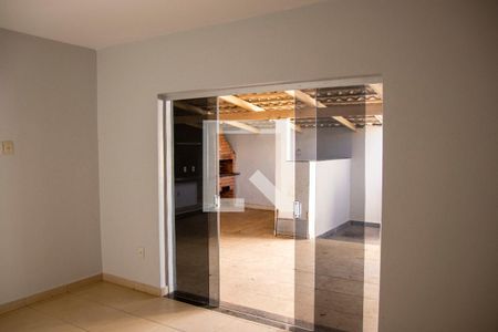 Casa para alugar com 300m², 3 quartos e 5 vagas Casa para alugar com 300m², 3 quartos e 5 vagasCopa