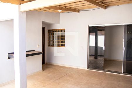 Casa para alugar com 300m², 3 quartos e 5 vagas Casa para alugar com 300m², 3 quartos e 5 vagasCozinha, Área de Serviço e Churrasqueira