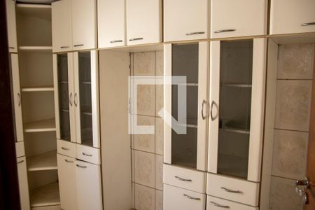 Casa para alugar com 300m², 3 quartos e 5 vagas Casa para alugar com 300m², 3 quartos e 5 vagasCozinha - Armários