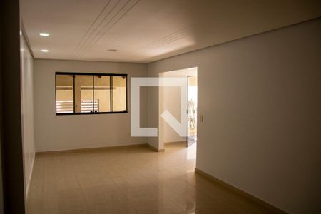 Casa para alugar com 300m², 3 quartos e 5 vagas Casa para alugar com 300m², 3 quartos e 5 vagasSala 2