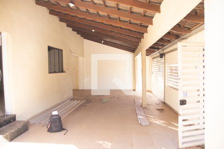 Casa para alugar com 300m², 3 quartos e 5 vagas Casa para alugar com 300m², 3 quartos e 5 vagasQuintal