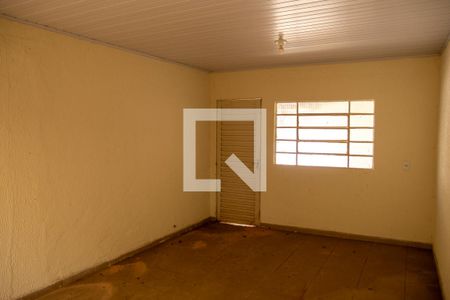 Garagem de casa para alugar com 3 quartos, 300m² em Vila Lucy, Goiânia