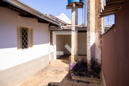 Casa para alugar com 300m², 3 quartos e 5 vagas Casa para alugar com 300m², 3 quartos e 5 vagasQuintal Casa 2
