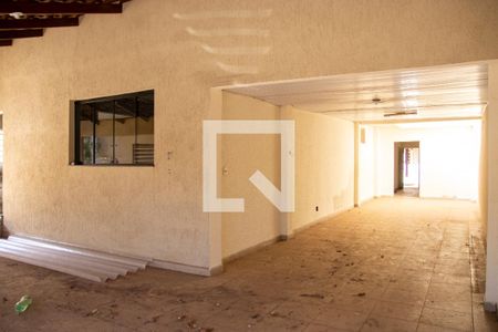 Casa para alugar com 300m², 3 quartos e 5 vagas Casa para alugar com 300m², 3 quartos e 5 vagasGaragem