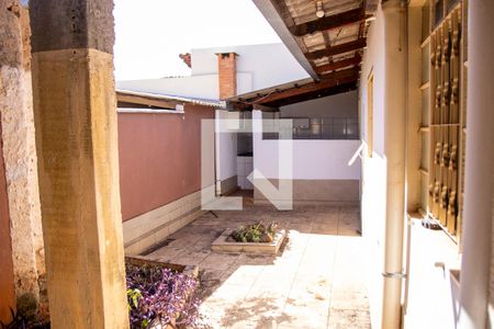 Casa para alugar com 300m², 3 quartos e 5 vagas Casa para alugar com 300m², 3 quartos e 5 vagasQuintal Casa 2