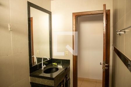 Casa para alugar com 300m², 3 quartos e 5 vagas Casa para alugar com 300m², 3 quartos e 5 vagasBanheiro 1