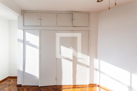 Apartamento para alugar com 116m², 3 quartos e 1 vaga Apartamento para alugar com 116m², 3 quartos e 1 vagaArmário do Quarto 2