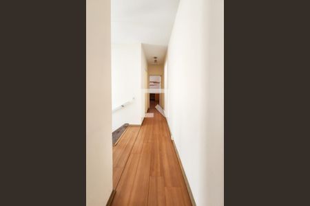 Casa à venda com 190m², 4 quartos e 2 vagasCorredor