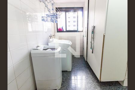 Apartamento à venda com 147m², 3 quartos e 2 vagas Apartamento à venda com 147m², 3 quartos e 2 vagasÁrea de Serviço