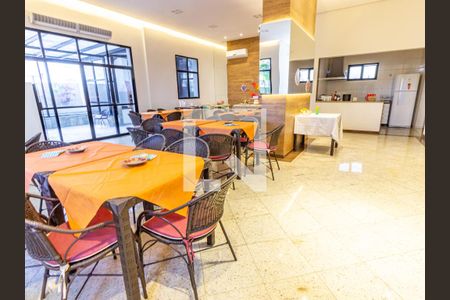 Apartamento à venda com 147m², 3 quartos e 2 vagas Apartamento à venda com 147m², 3 quartos e 2 vagasÁrea comum - Salão de festas