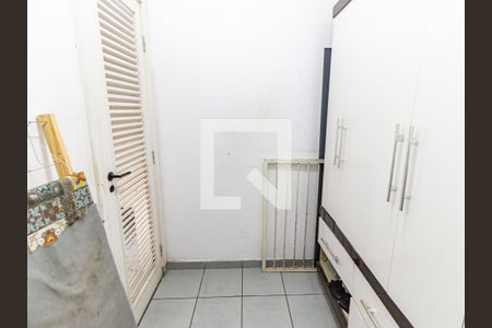 Apartamento à venda com 147m², 3 quartos e 2 vagas Apartamento à venda com 147m², 3 quartos e 2 vagasQuarto de Serviço