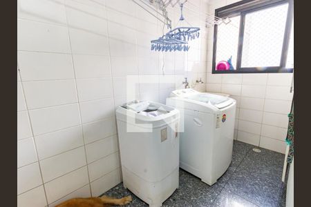 Apartamento à venda com 147m², 3 quartos e 2 vagas Apartamento à venda com 147m², 3 quartos e 2 vagasÁrea de Serviço