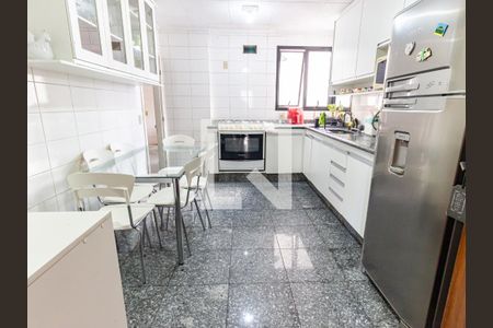 Apartamento à venda com 147m², 3 quartos e 2 vagas Apartamento à venda com 147m², 3 quartos e 2 vagasCozinha