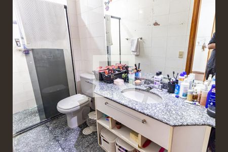Apartamento à venda com 147m², 3 quartos e 2 vagas Apartamento à venda com 147m², 3 quartos e 2 vagasBanheiro da Suíte 2