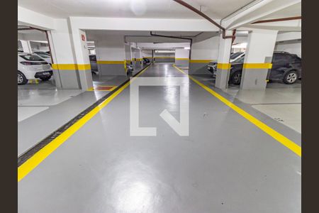 Apartamento à venda com 147m², 3 quartos e 2 vagas Apartamento à venda com 147m², 3 quartos e 2 vagasÁrea comum - Garagem