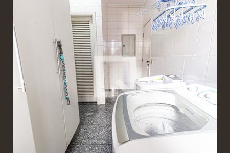 Apartamento à venda com 147m², 3 quartos e 2 vagas Apartamento à venda com 147m², 3 quartos e 2 vagasÁrea de Serviço