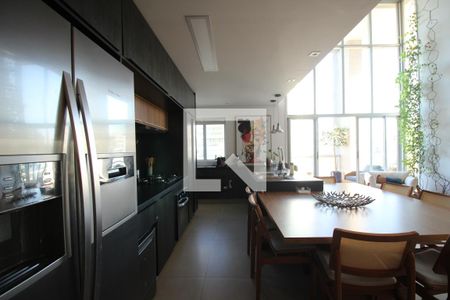 Apartamento à venda com 160m², 2 quartos e 3 vagasCozinha - Armários