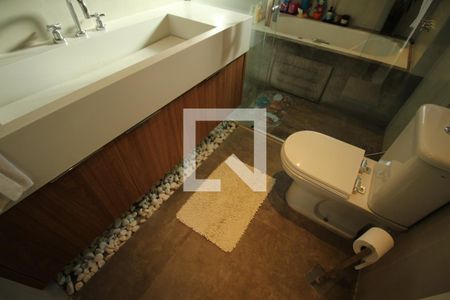 Apartamento à venda com 160m², 2 quartos e 3 vagasBanheiro suíte 1