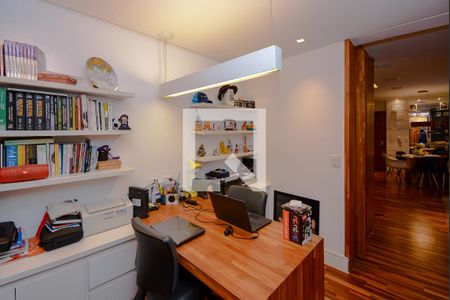 Apartamento à venda com 96m², 2 quartos e 2 vagasEscritório