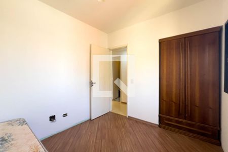 Apartamento à venda com 77m², 3 quartos e 1 vagaQuarto 2