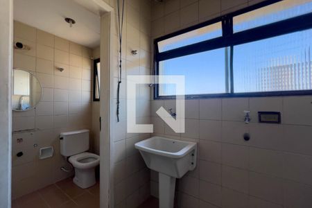 Apartamento à venda com 77m², 3 quartos e 1 vagaÁrea de serviço