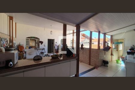 Casa à venda com 573m², 9 quartos e 4 vagas