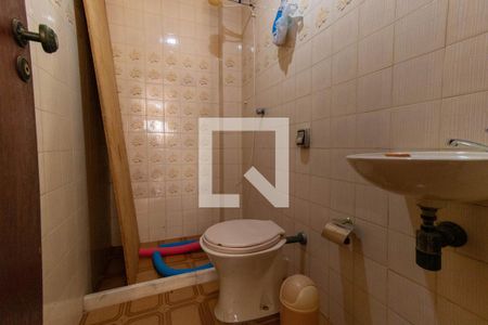 Casa à venda com 380m², 4 quartos e 3 vagasBanheiro de Serviço