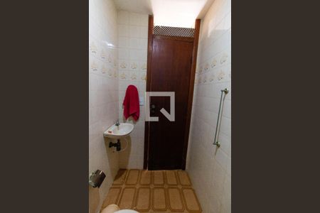 Casa à venda com 380m², 4 quartos e 3 vagasBanheiro de Serviço