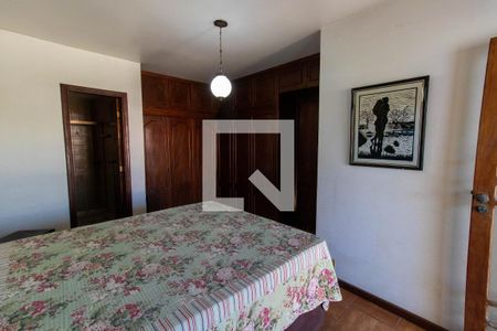 Casa à venda com 380m², 4 quartos e 3 vagasSuíte 2