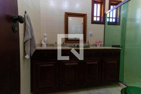 Casa à venda com 380m², 4 quartos e 3 vagasBanheiro 2