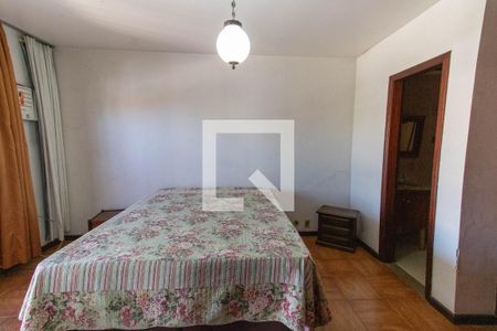 Casa à venda com 380m², 4 quartos e 3 vagasSuíte 2