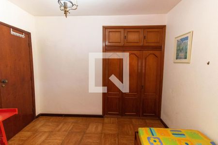 Casa à venda com 380m², 4 quartos e 3 vagasQuarto 2
