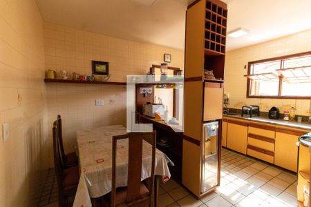 Casa à venda com 380m², 4 quartos e 3 vagasCozinha