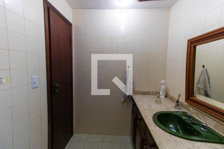 Casa à venda com 380m², 4 quartos e 3 vagasBanheiro