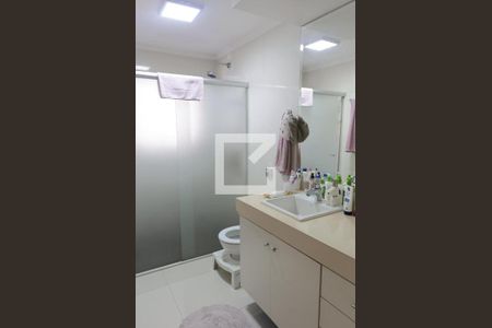 Apartamento à venda com 187m², 3 quartos e 2 vagasBanheiro da Suíte