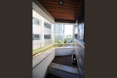 Apartamento à venda com 138m², 3 quartos e 2 vagasQuarto 3 Sacada