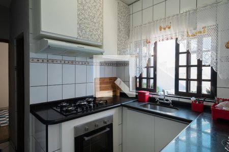 Casa à venda com 134m², 2 quartos e 2 vagasCozinha 