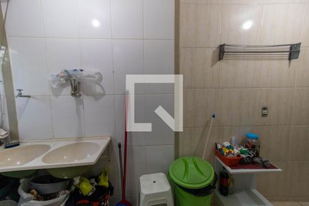 Casa à venda com 240m², 6 quartos e 2 vagas Casa à venda com 240m², 6 quartos e 2 vagasDetalhe da área de serviço