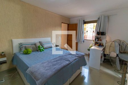 Casa à venda com 240m², 6 quartos e 2 vagas Casa à venda com 240m², 6 quartos e 2 vagasQuarto