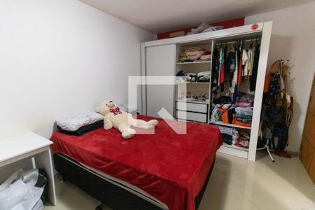 Casa à venda com 240m², 6 quartos e 2 vagas Casa à venda com 240m², 6 quartos e 2 vagasQuarto