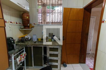 Casa à venda com 240m², 6 quartos e 2 vagas Casa à venda com 240m², 6 quartos e 2 vagasCozinha