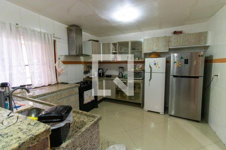 Casa à venda com 240m², 6 quartos e 2 vagas Casa à venda com 240m², 6 quartos e 2 vagasCozinha