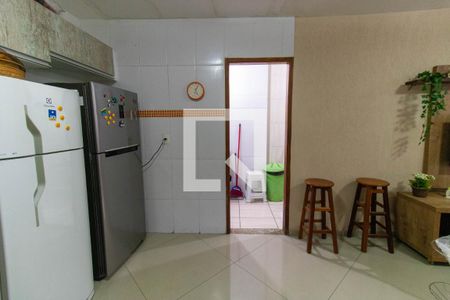 Casa à venda com 240m², 6 quartos e 2 vagas Casa à venda com 240m², 6 quartos e 2 vagasCozinha